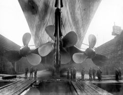 Titanic | 50 cm x 65 cm , 65 cm x 85 cm , 85 cm x 110 cm 